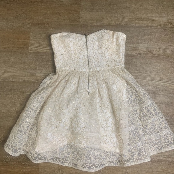 Elegant Cream Strapless Dress - Picture 8 of 11